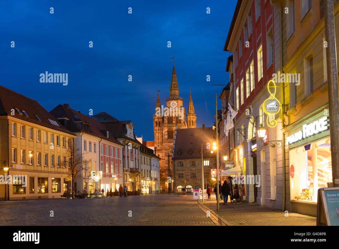 Martin Lutero - una piazza con la chiesa di St. Gumbertus, in Germania, in Baviera, Baviera, Mittelfranken, Media Franconia, Ansbach Foto Stock