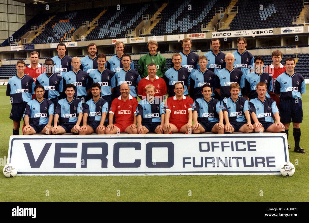 WYCOMBE WANDERERS FC 1998-99 TEAM FOTOGRAFIA Foto Stock