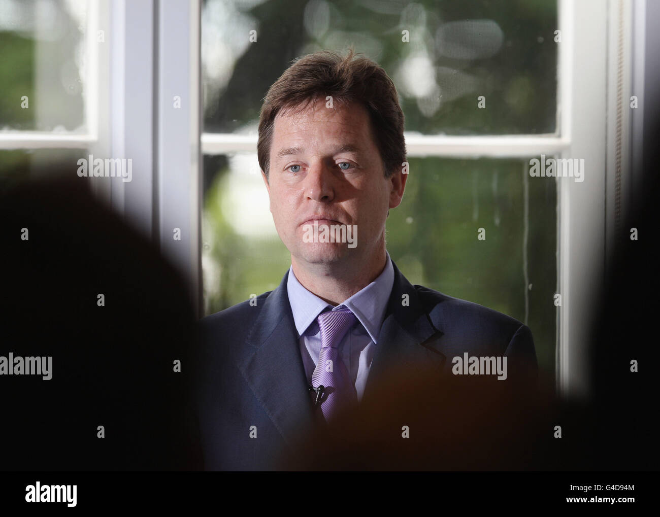 Il vice primo ministro Nick Clegg ha tenuto un discorso all'Institute for Government di Londra. PREMERE ASSOCIAZIONE foto. Data immagine: Giovedì 14 luglio 2011. Rupert Murdoch deve dimostrare di essere responsabile dello scandalo del phacking telefonico, sottoponendosi a una griglia per mano dei parlamentari, ha insistito Clegg. Il leader liberaldemocratico ha detto che ci sono "grandi domande" per rispondere circa l'idoneità dell'impero Murdoch a possedere i mezzi di comunicazione in Gran Bretagna. Ma ha anche avvertito che pratiche inaccettabili si erano diffuse molto più di News International, e che era necessaria un'azione drastica per "ripulire le cose". Vedere la storia di PA Foto Stock