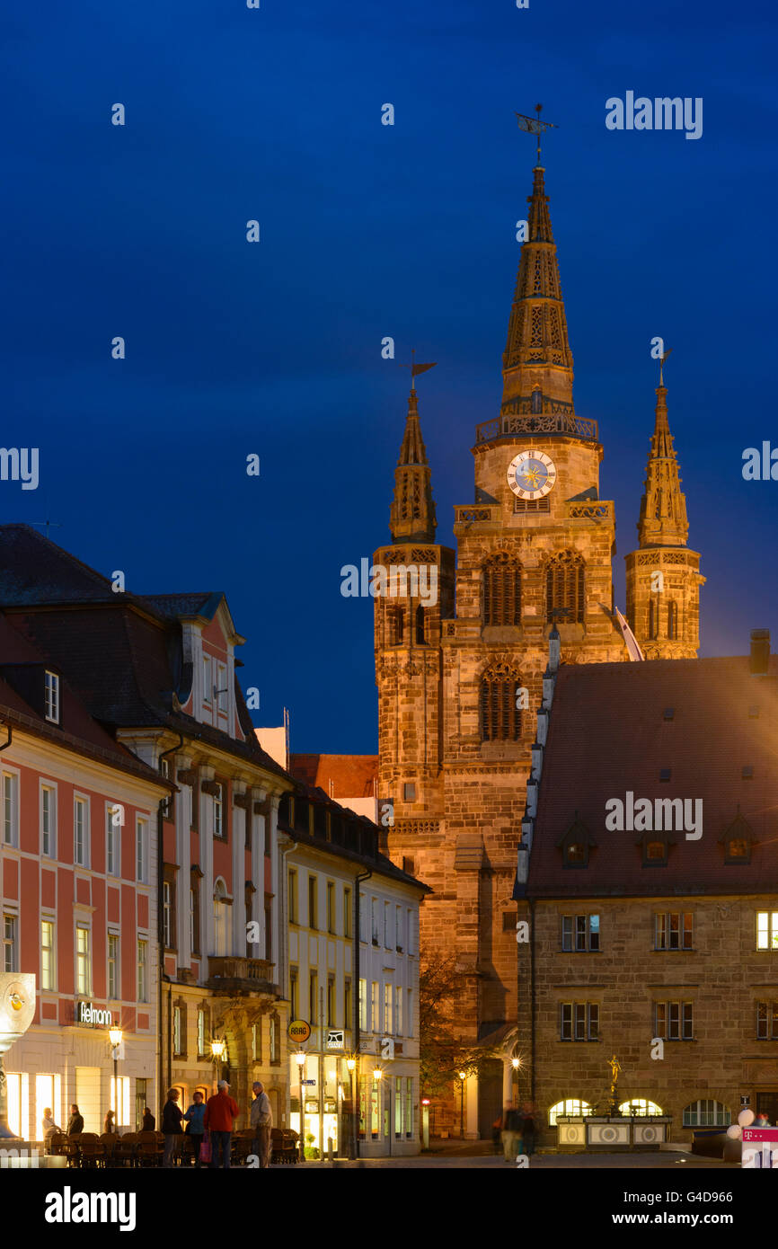 Martin Lutero - una piazza con la chiesa di St. Gumbertus, in Germania, in Baviera, Baviera, Mittelfranken, Media Franconia, Ansbach Foto Stock