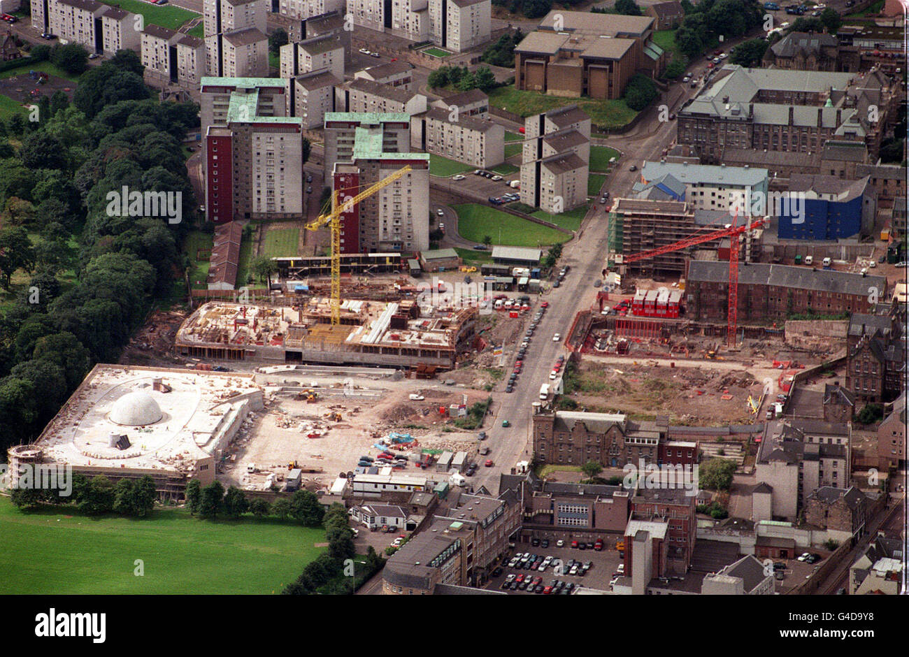 PA News 20/8/98 vista aerea del sito di Edimburgo dove il nuovo edificio del parlamento scozzese sarà situato a. Foto Stock