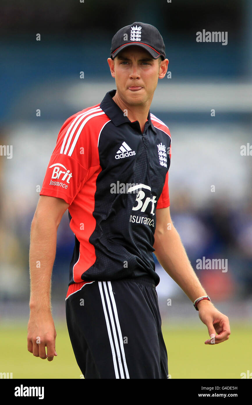 Cricket - Natwest International Twenty20 - Inghilterra / Sri Lanka - County Ground. Il capitano inglese Stuart Broad Foto Stock