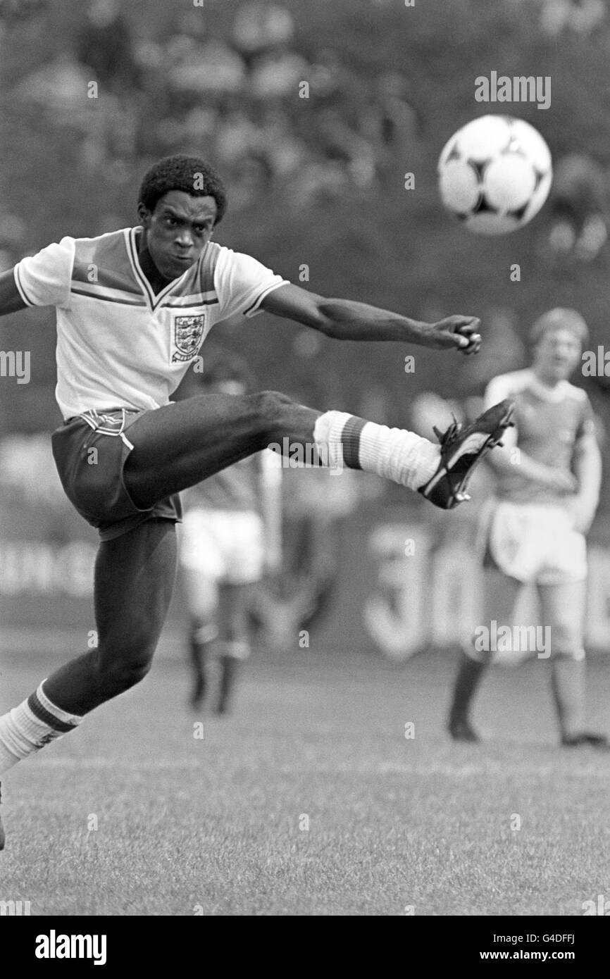 Calcio - Europei Under-18 campionato - Gruppo D - Austria - Inghilterra Foto Stock