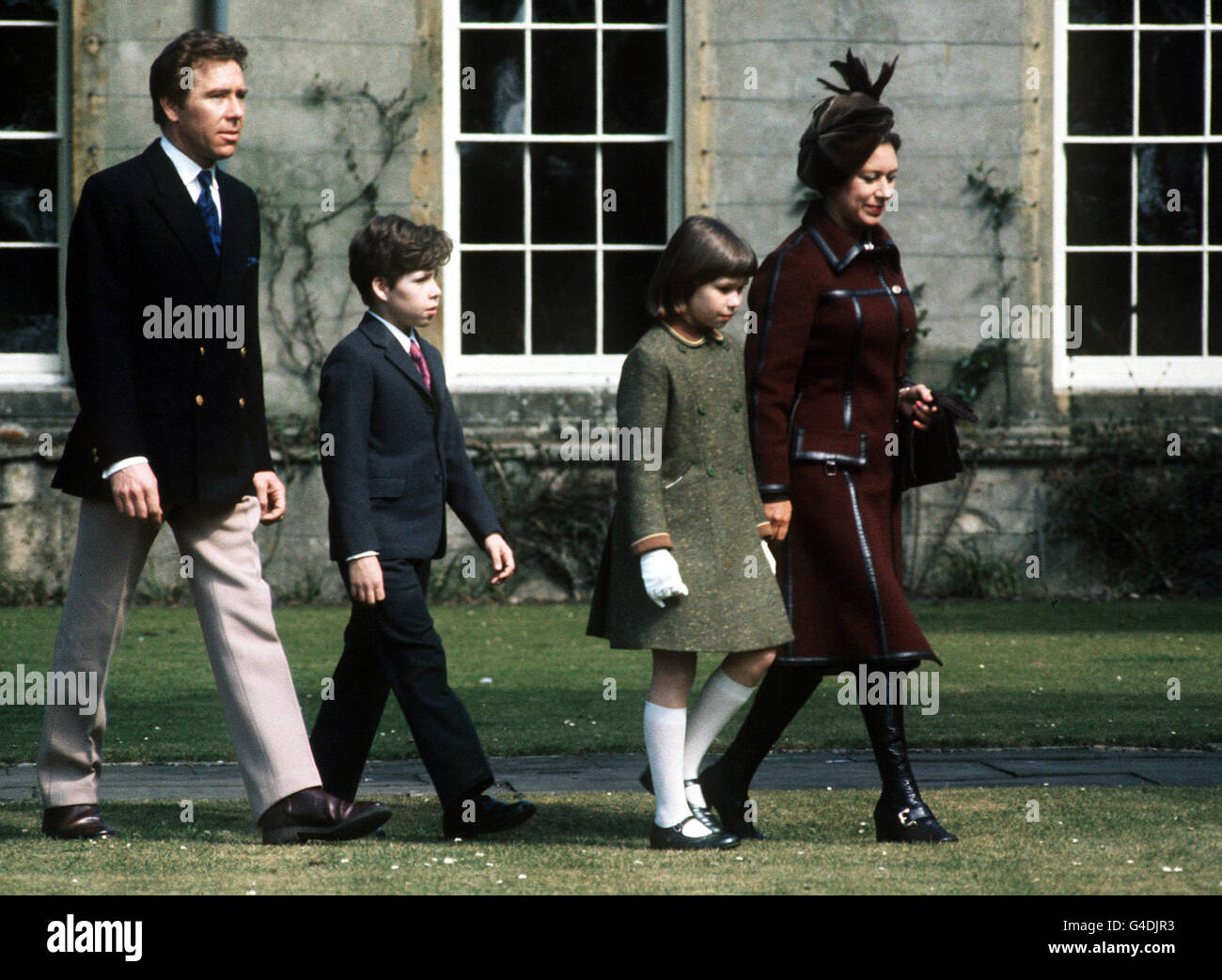 LA PRINCIPESSA MARGARET E IL CONTE DI SNOWDON CON I LORO FIGLI VISCONTE LINLEY E LADY SARAH ARMSTRONG-JONES. * 9/2/02: La principessa Margaret è morta Buckingham Palace hanno annunciato. Il Palazzo ha detto che lei è morto pacificamente nel suo sonno. Foto Stock