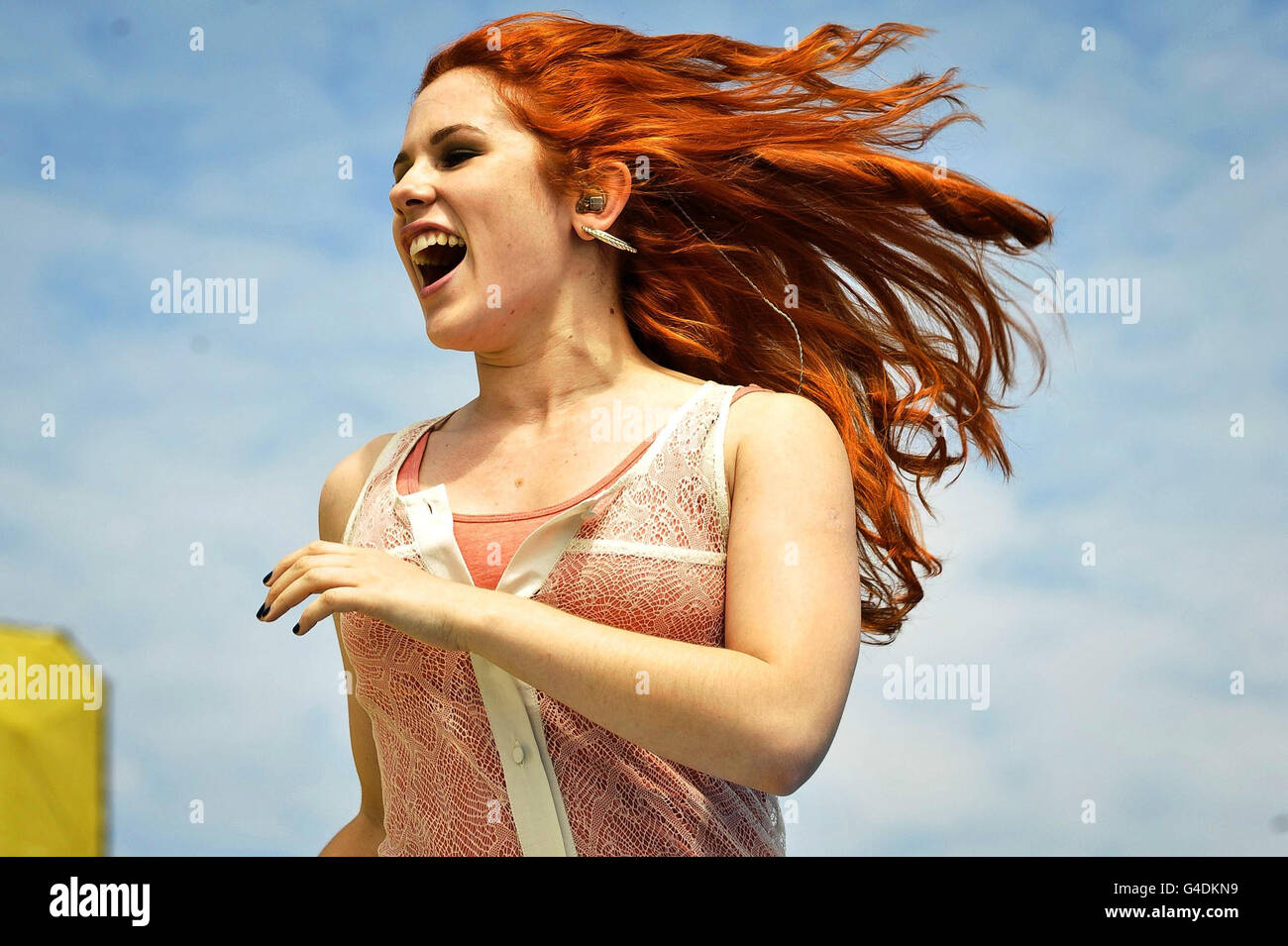 T4 sulla spiaggia - Weston-super-Mare. Katy B si esibisce al T4 on the Beach a Weston-super-Mare, Somerset. Foto Stock