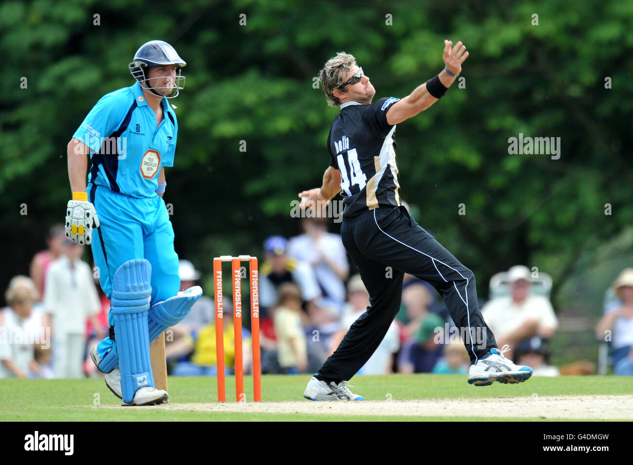 Cricket - Amici la vita venti20 - Gruppo del Nord - Derbyshire falchi v Warwickshire Bears - Highfield Foto Stock