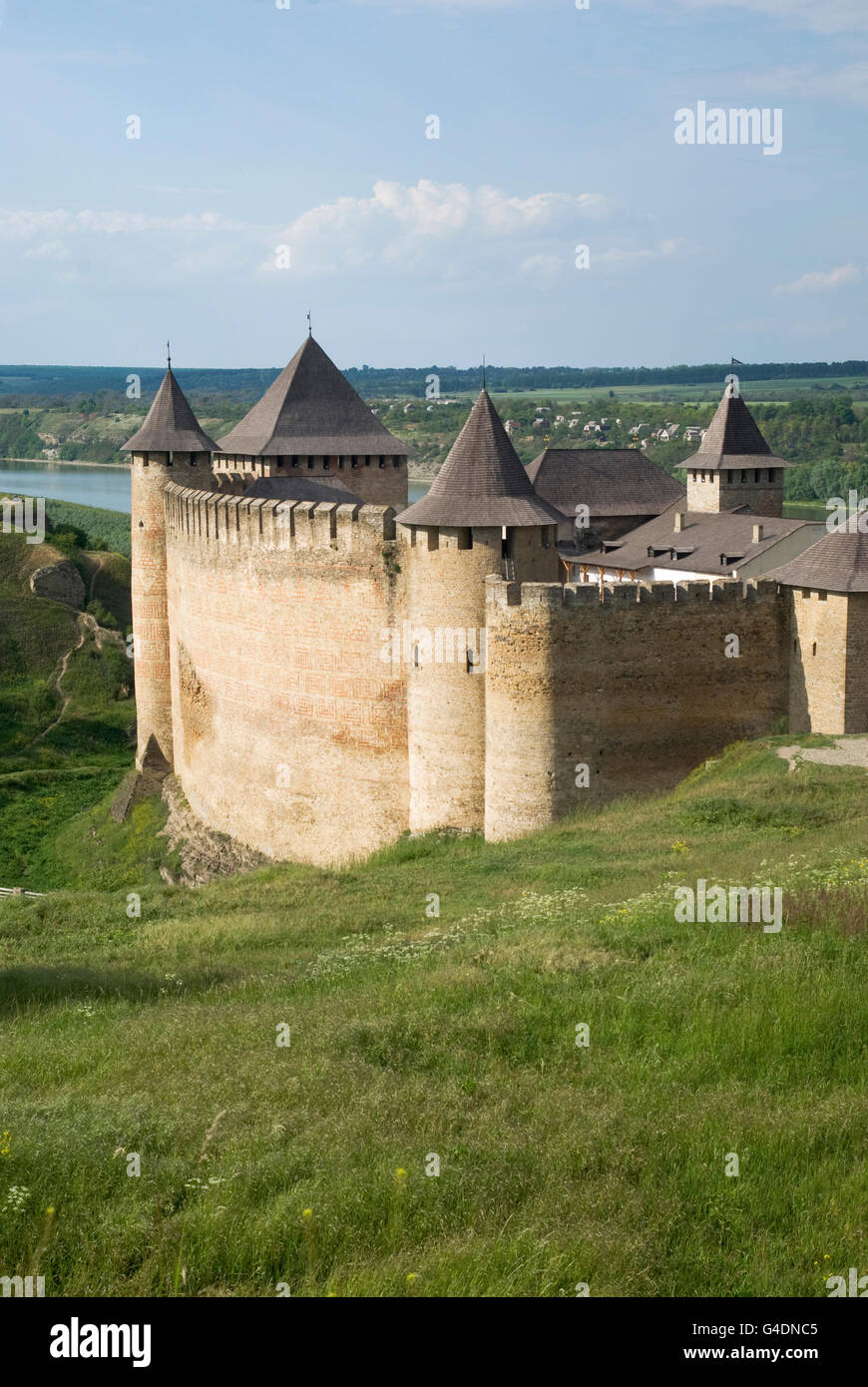 Khotyn fortress situato sulla riva destra del fiume Dniester in Khotyn città dell'Ucraina occidentale Foto Stock