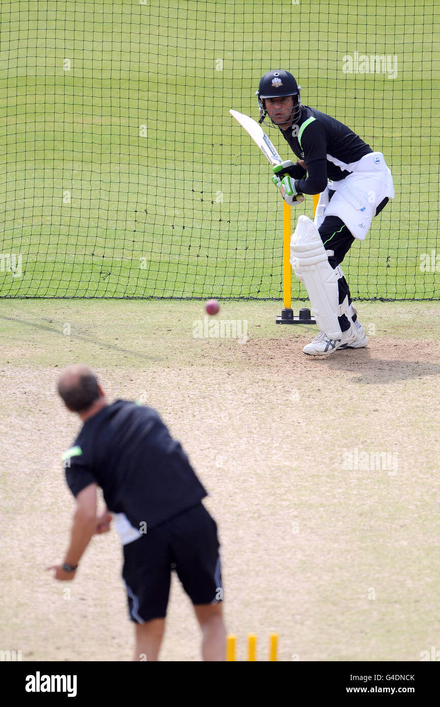 Cricket - Liverpool Victoria County Championship - Divisione due - giorno uno - Surrey / Kent - The Kia Oval. Zafar Ansari, Surrey Foto Stock