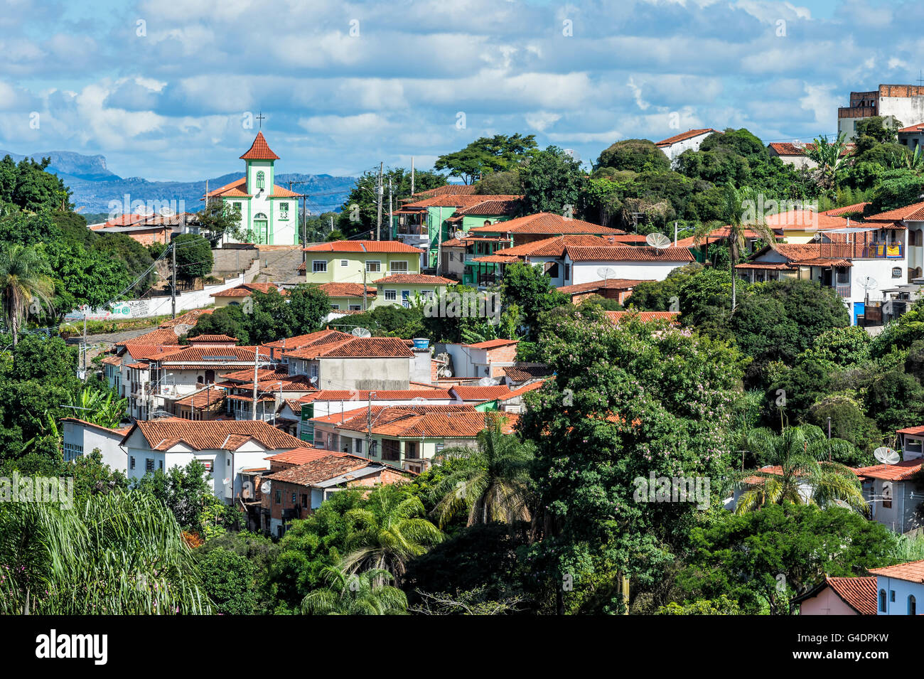 Vista su Diamantina e la Nossa Senhora da Consolaçao Chiesa, Minas Gerais, Brasile Foto Stock