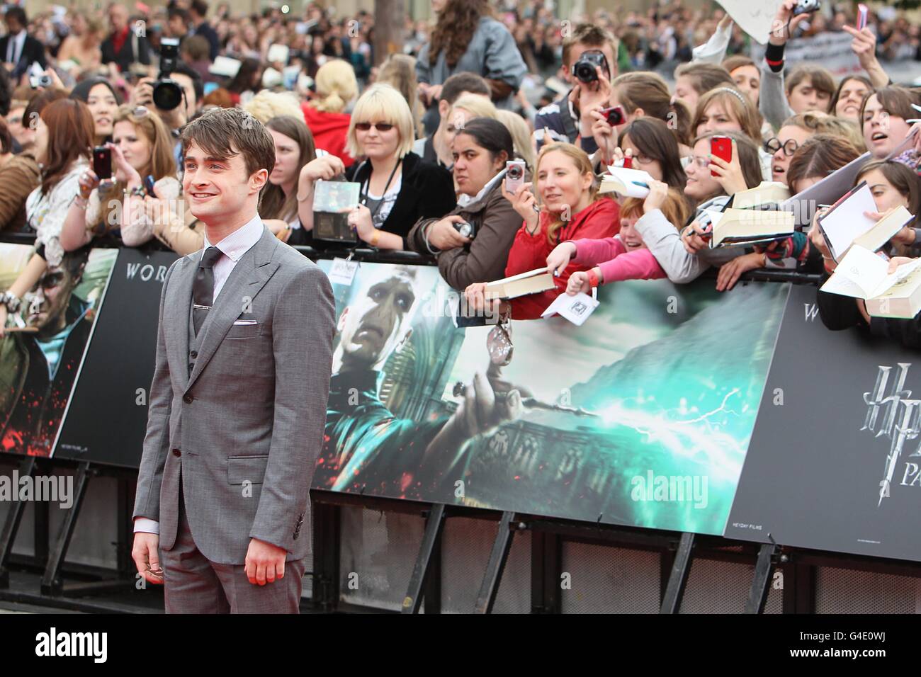 Daniel Radcliffe in arrivo per la prima mondiale di Harry Potter e i doni della morte: Parte 2. Foto Stock