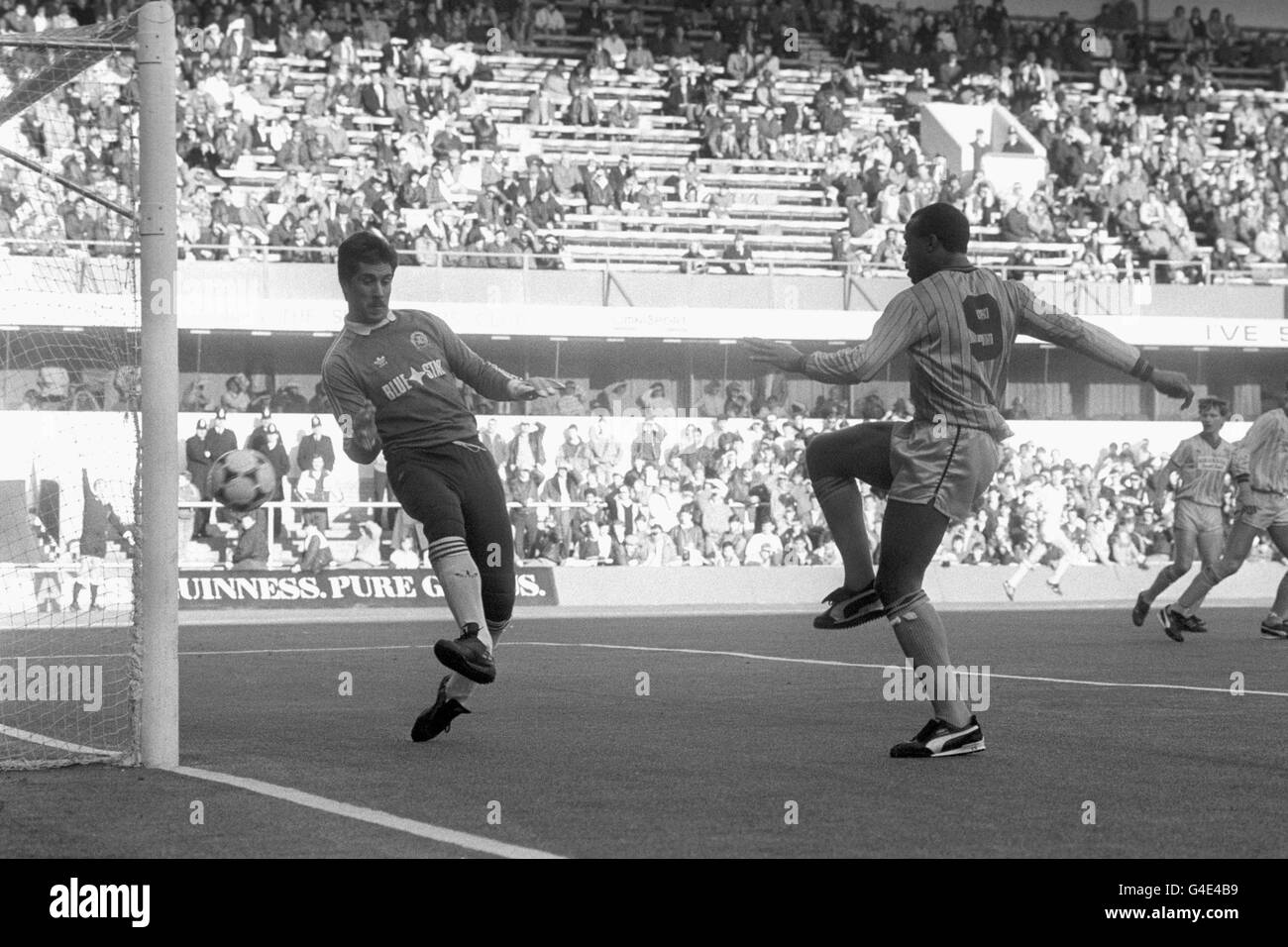 Calcio - Oggi League Division One - Queens Park Rangers v Coventry City - Loftus Road Foto Stock
