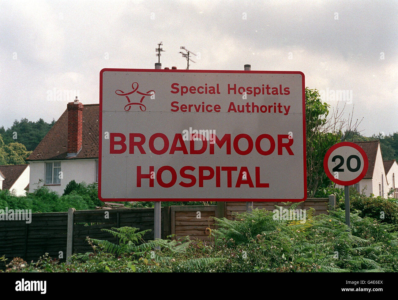 PA NEWS FOTO : 22/7/91 : il segno esterno BROADMOOR ospedale per il pazzo criminale, CROWTHORNE, BERKSHIRE. Foto Stock