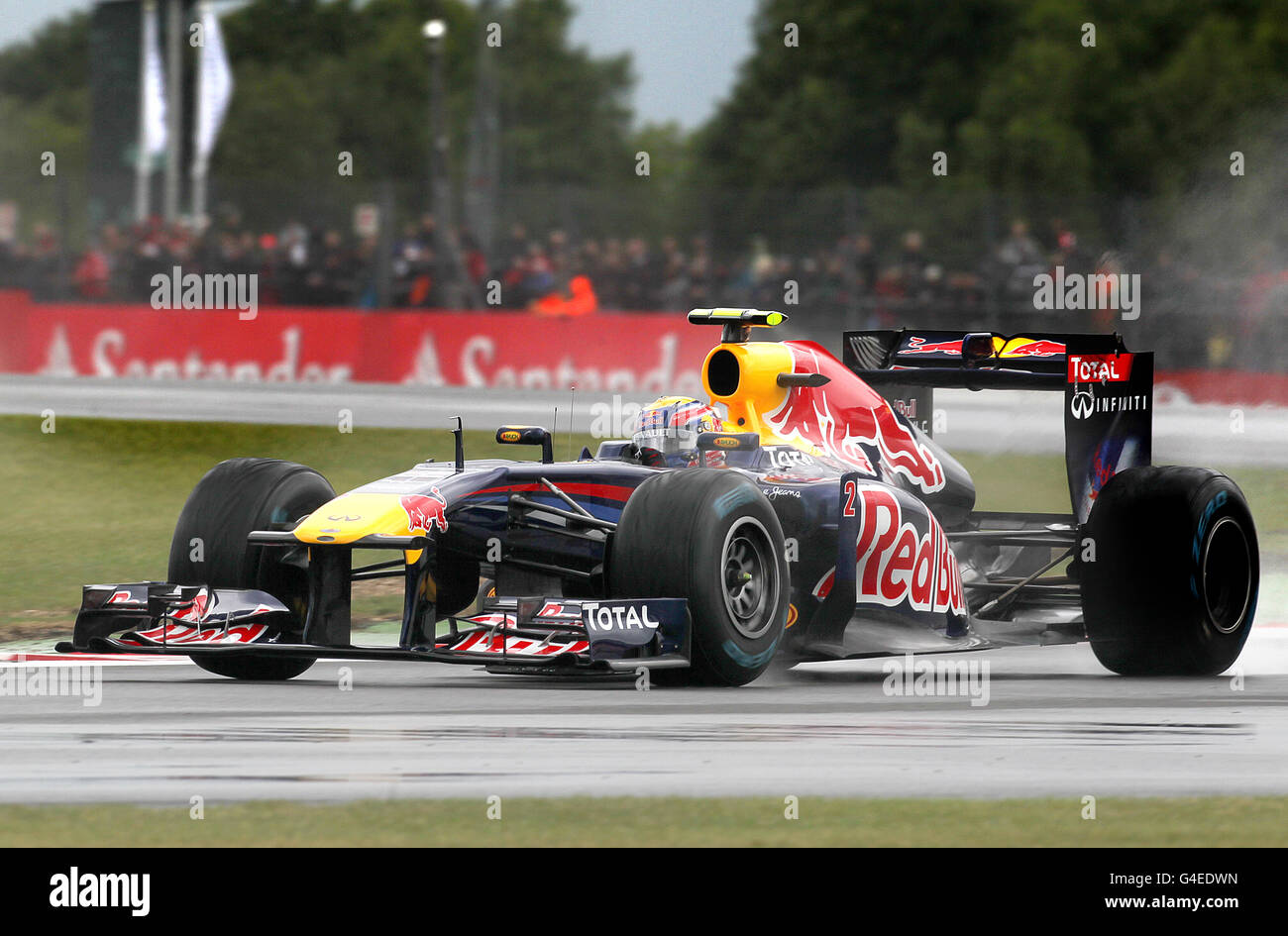 Mark Webber della Red Bull Racing durante le prove del Gran Premio di Gran Bretagna Santander al circuito di Silverstone, Northamptonshire. Venerdì 8 luglio 2011. Il credito fotografico dovrebbe essere: David Davies/PA Wire. RESTRIZIONI: L'uso è soggetto a limitazioni. Nessun uso commerciale. Per ulteriori informazioni, chiamare il numero 44 (0)1158 447447. Foto Stock