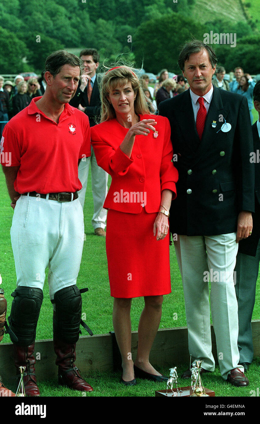 Il Principe del Galles con Lord e Lady Romsey, all'Ansty Polo Club,  Wiltshire. La squadra del Principe ha vinto la Mountbatten Cup giocata in  aiuto del Leonora Children's Cancer Fund, istituito da