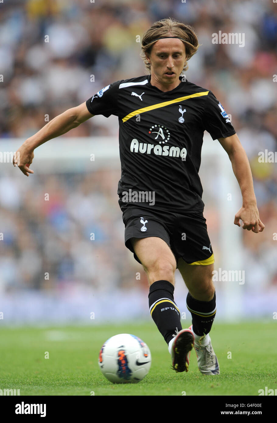 Tottenham Hotspur's Luka Modric in azione contro Athletic Club Bilbao. Foto Stock