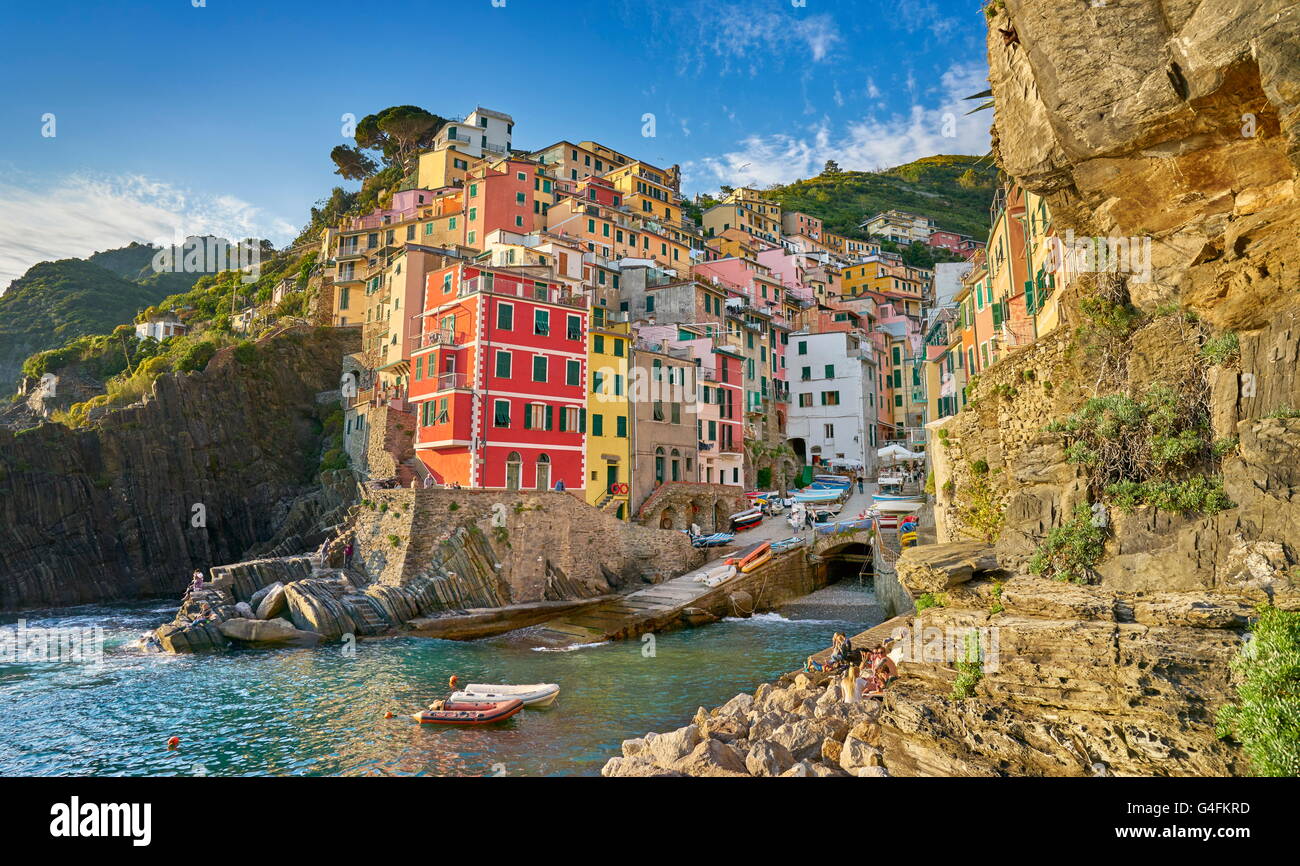 Case colorate in Riomaggiore Parco Nazionale delle Cinque Terre, Liguria, UNESCO Foto Stock
