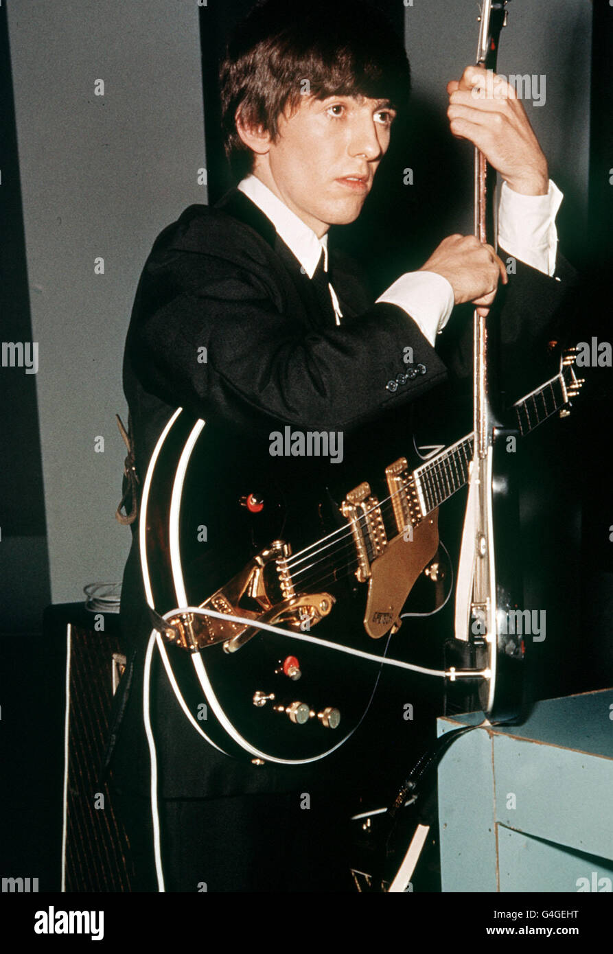 George harrison guitar immagini e fotografie stock ad alta risoluzione -  Alamy