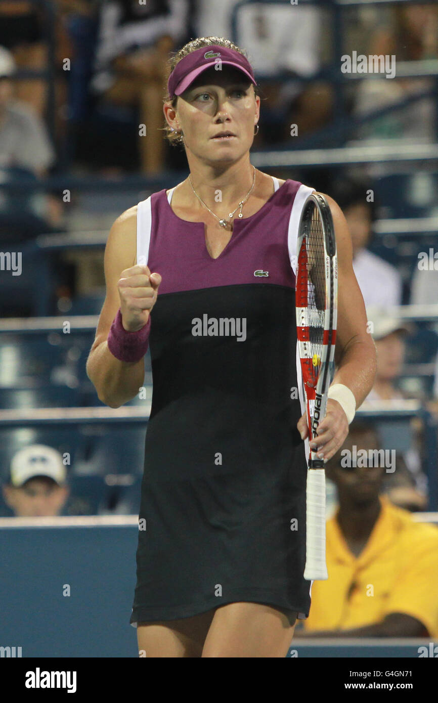 Il Samantha Stosur dell'Australia reagisce durante una partita contro Nadia Petrova della Russia durante il quinto giorno degli US Open a Flushing Meadows, New York, USA. Foto Stock