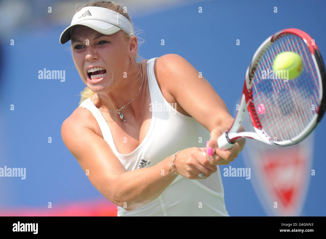 Tennis - 2011 US Open - 6° giorno - Flushing Meadows. Caroline Wozniacki in Danimarca in azione contro il Vania King degli Stati Uniti durante il giorno Sixof the US Open a Flushing Meadows, New York, USA. Foto Stock