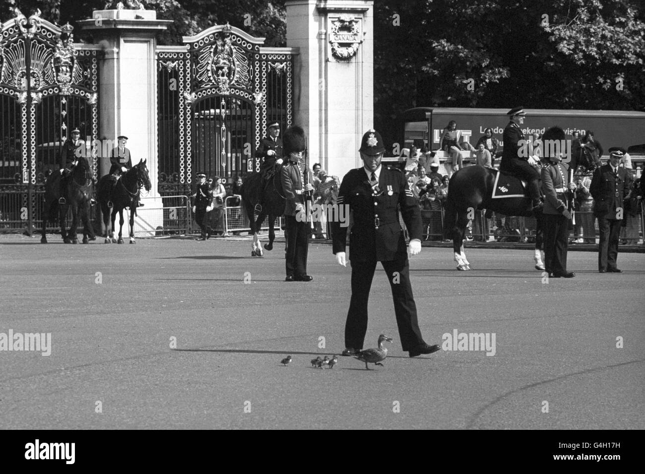 Royalty - Regina madre'ottantesimo compleanno - Celebrazioni - la Cattedrale di St Paul, Londra Foto Stock