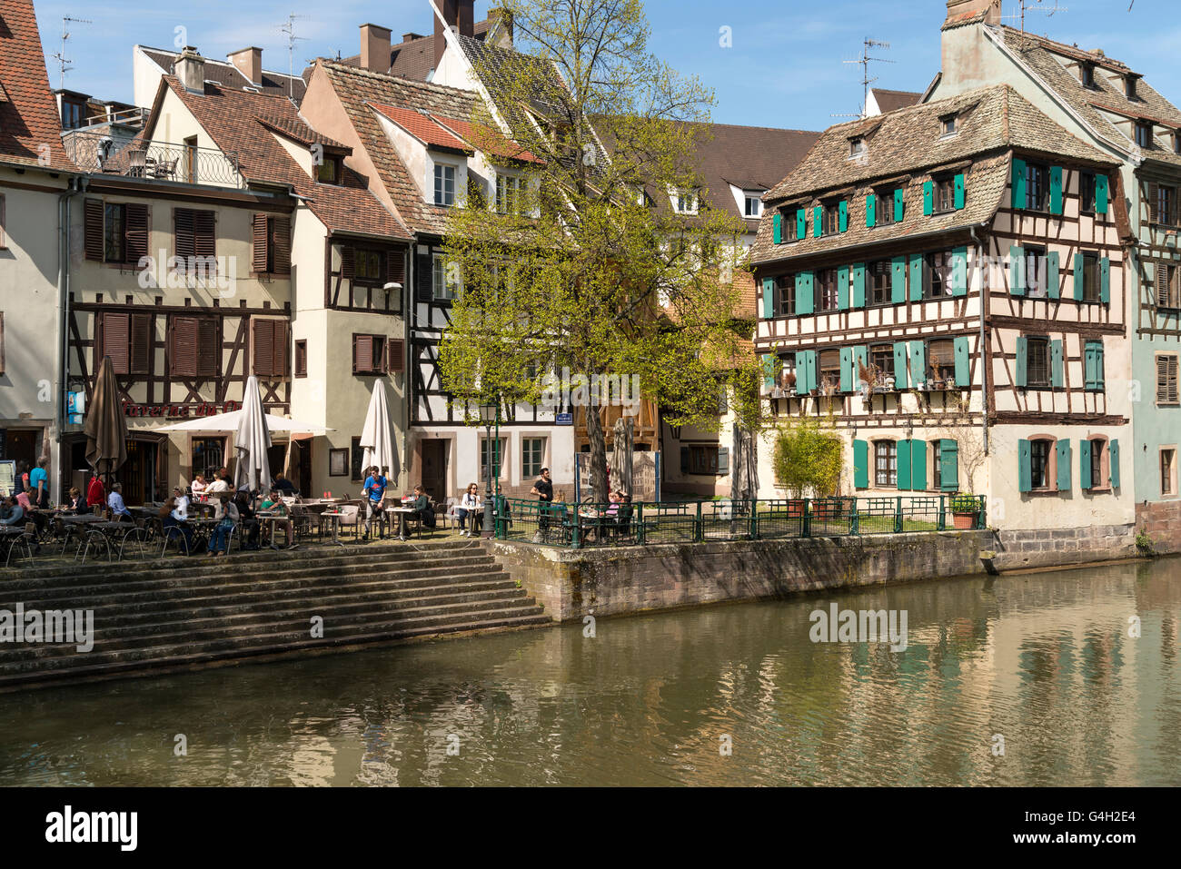 In legno case del quartiere storico Petite France di Strasburgo, Alsazia, Francia Foto Stock