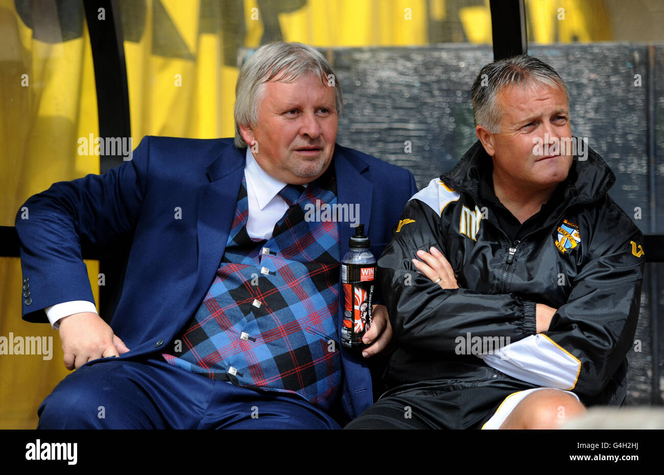 Il manager di Port vale Micky Adams (a destra) e il manager di Southend Paul Sturrock durante la partita della Npower Football League Two a vale Park, Stoke on Trent. Foto Stock