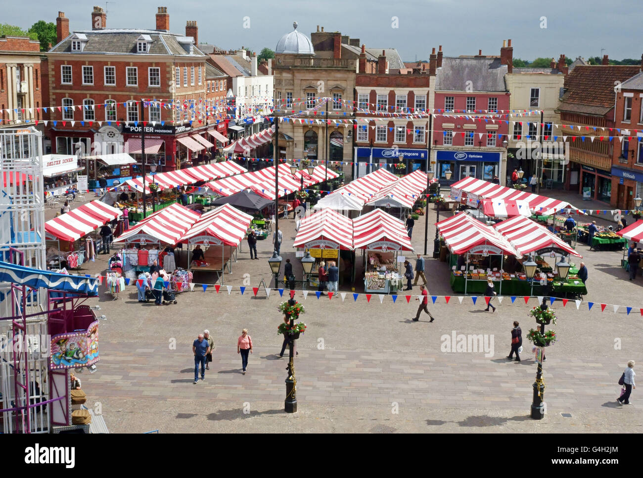 Piazza del Mercato, Newark-on-Trent, Nottinghamshire, Inghilterra Foto Stock