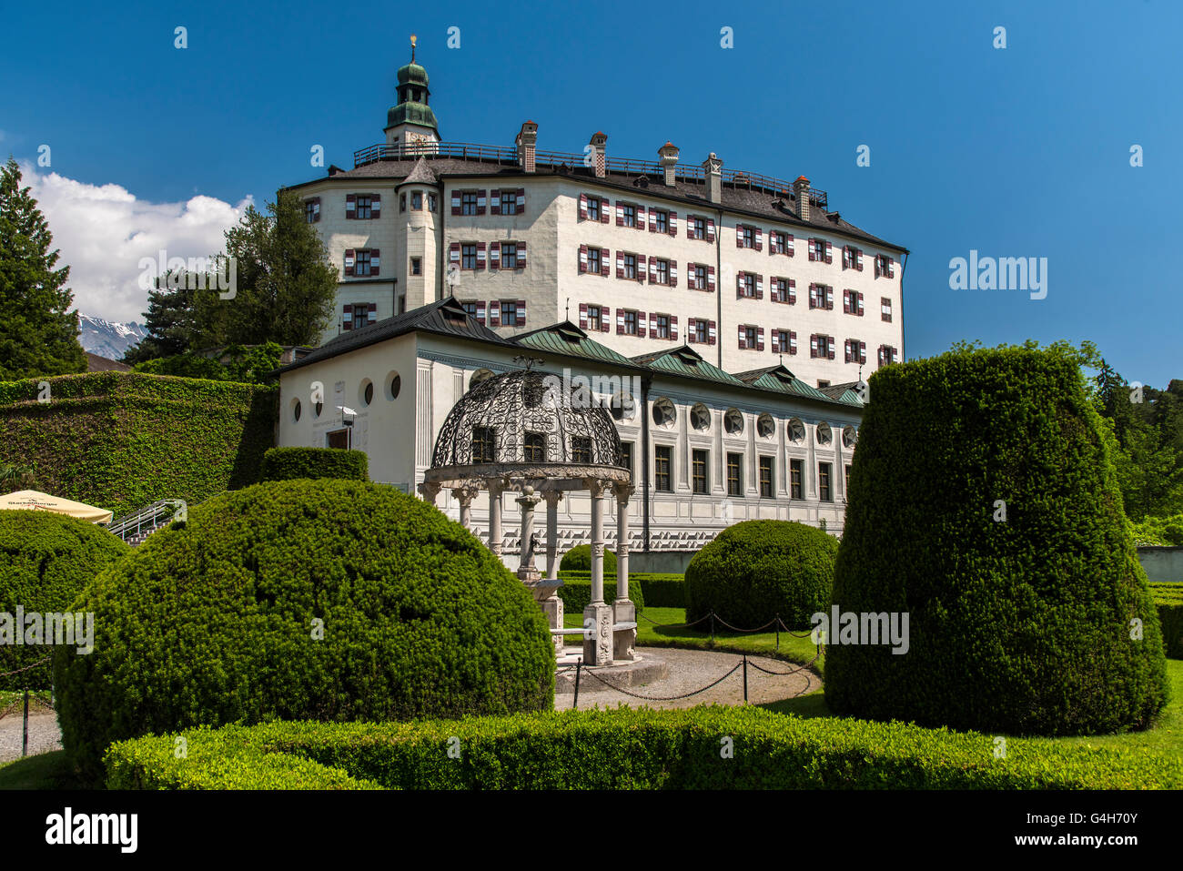 Il castello di Ambras o Schloss Ambras, Innsbruck, in Tirolo, Austria Foto Stock