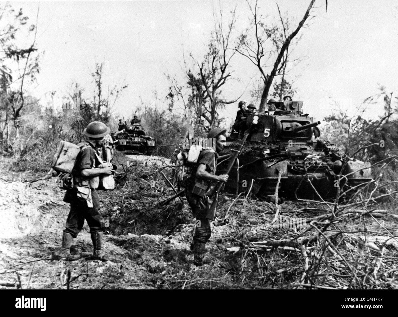 Serbatoi australiano IN BORNEO : Giugno 1945 Foto Stock