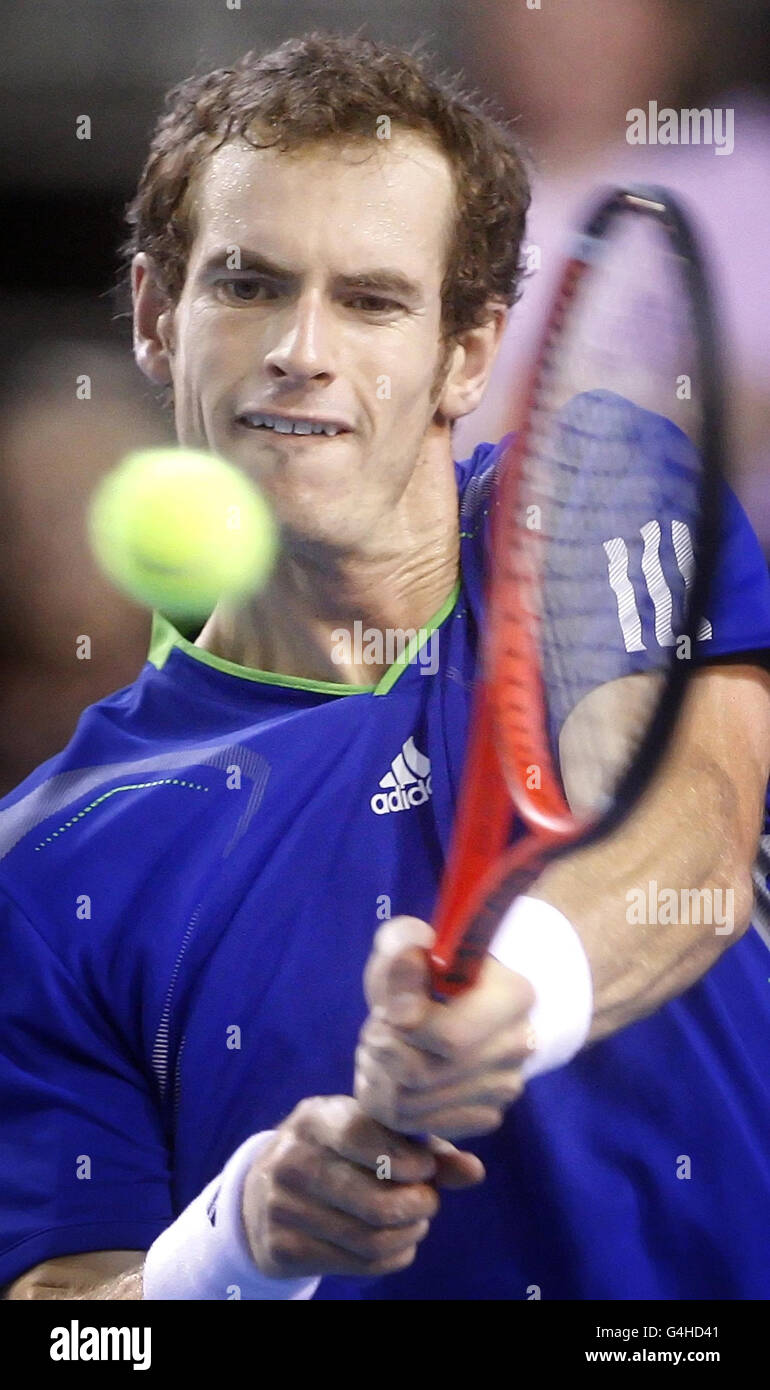 Andy Murray della Gran Bretagna in azione contro i Gyorgy Balazs dell'Ungheria durante la partita della Coppa Davis alla Braehead Arena di Glasgow. Foto Stock