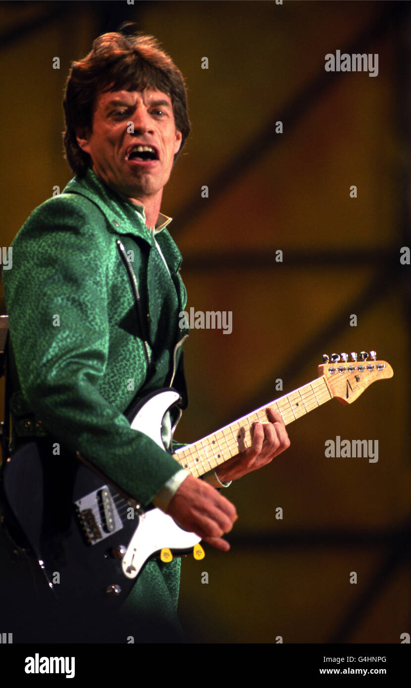 Mick Jagger dei Rolling Stones, raggiunge l'età di 50 anni. Foto Stock