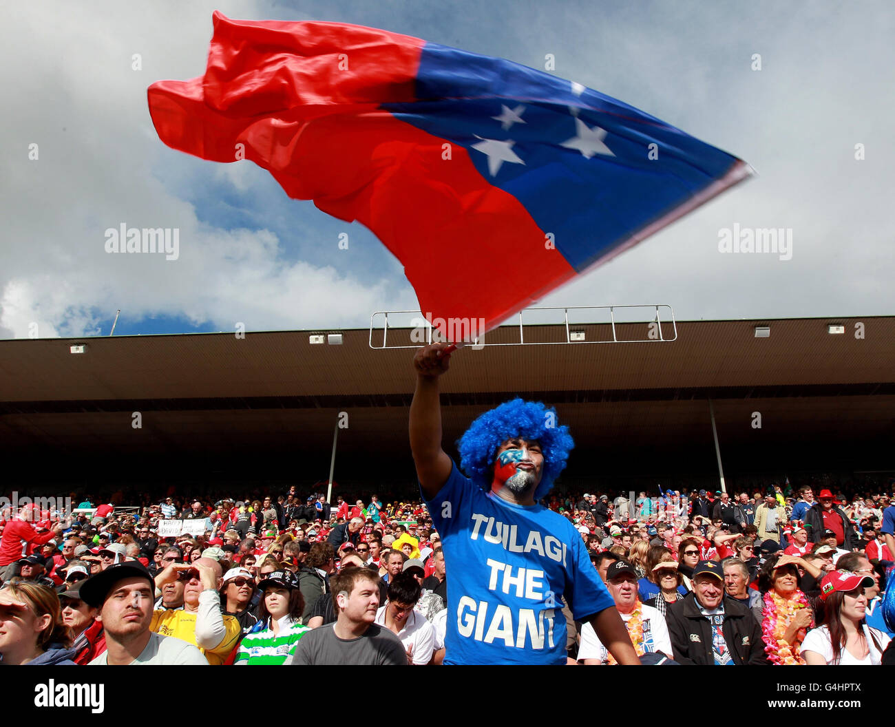 Un fan di Samoan prima del Pool D Match al Waikato Stadium, Hamilton, Nuova Zelanda. Foto Stock