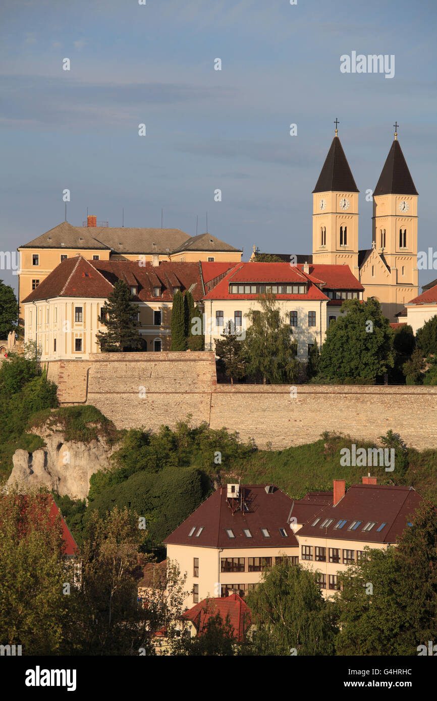 Ungheria Veszprém quartiere Castello skyline St Michael cattedrale Foto Stock