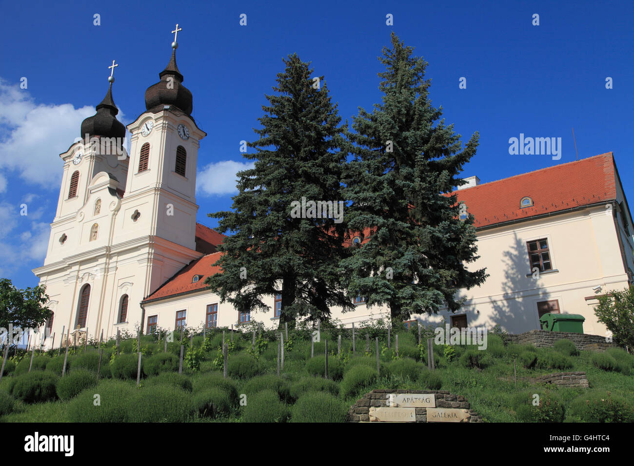 Ungheria, Tihany, Chiesa abbaziale, parco, giardino, Foto Stock