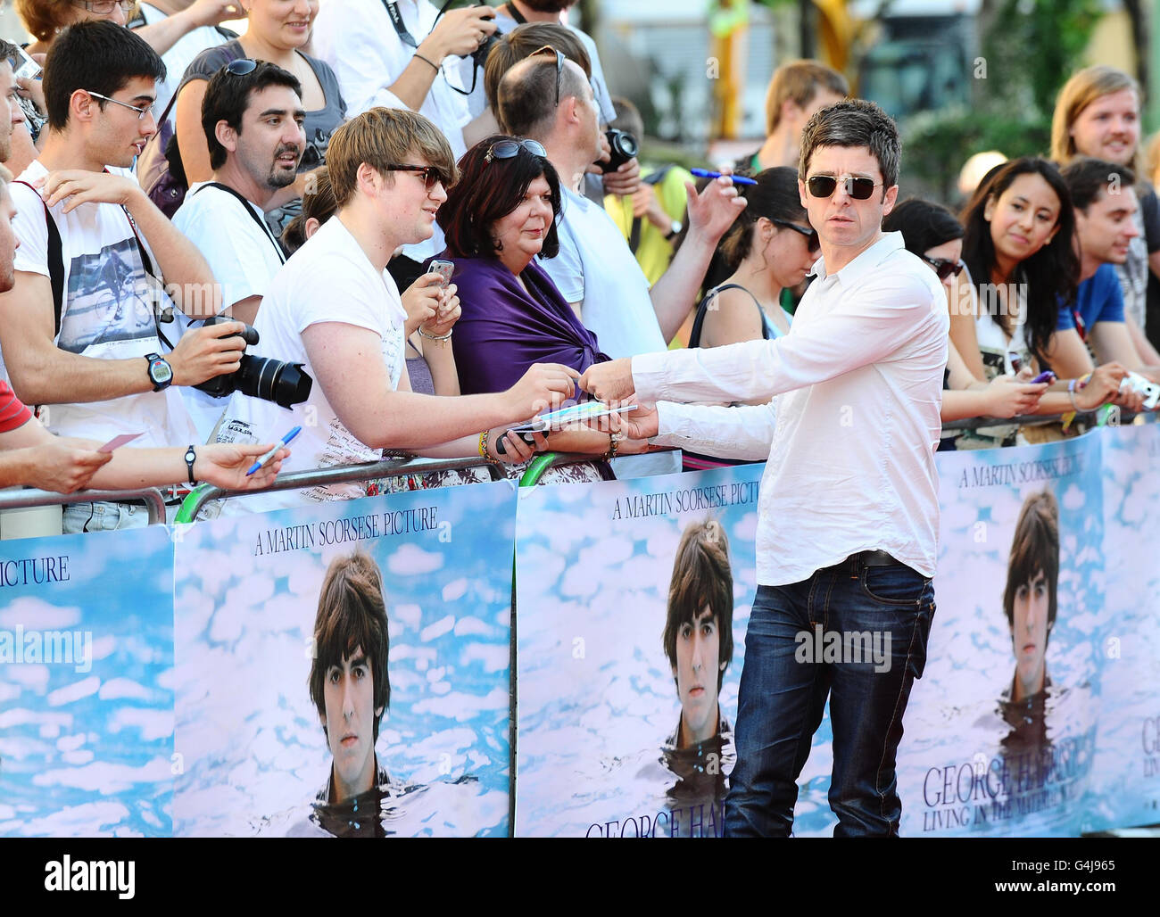 Noel Gallagher arriva alla proiezione di George Harrison: Vivere nel mondo dei materiali al BFI di Londra. Foto Stock