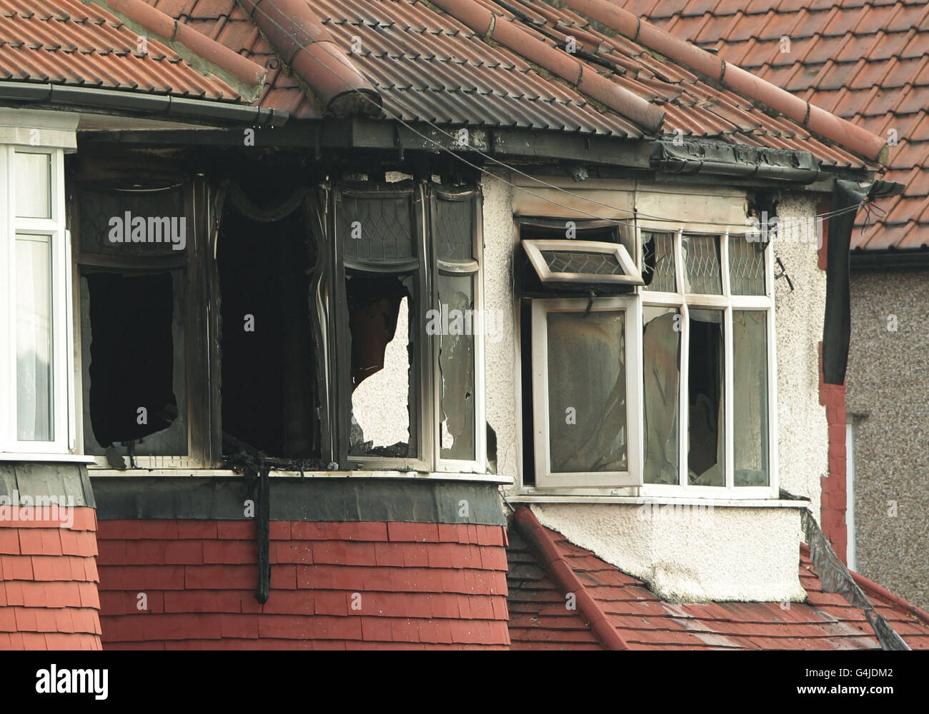 La proprietà semi-indipendente in Sonia Gardens a Neasden, a nord-ovest di Londra, dove sei persone sono morte in un incendio. Foto Stock