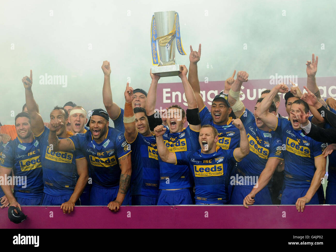 Rugby League - Engage Super League - finale - St Helens / Leeds Rhinos - Old Trafford. Leeds Rhinos festeggia la vittoria durante la finale Engage Super League Grand a Old Trafford, Manchester. Foto Stock