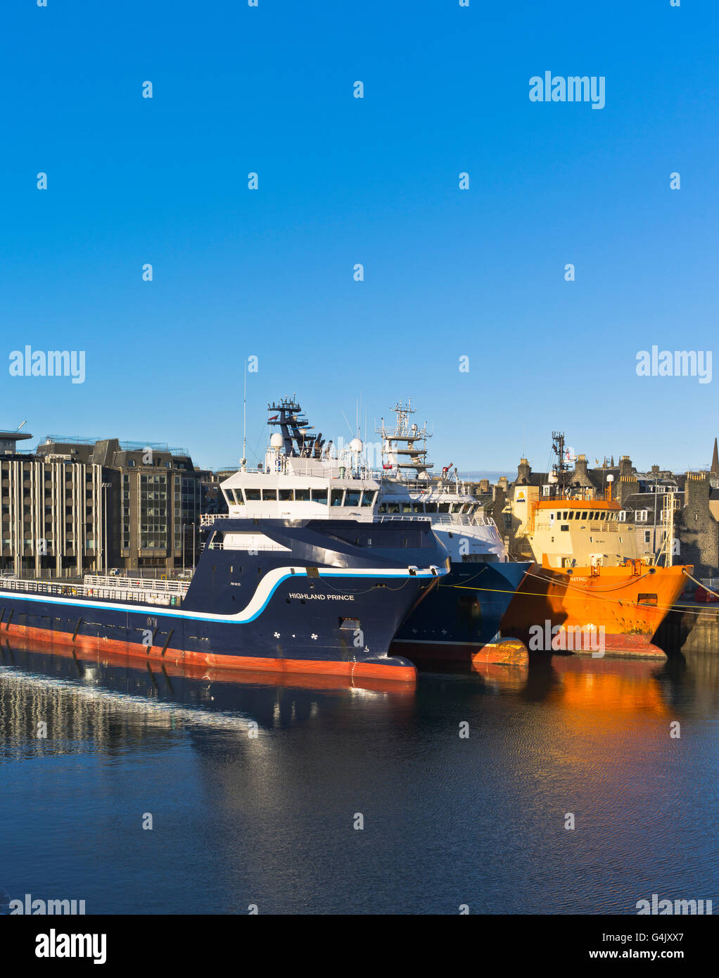 Dh Aberdeen Harbour Porto Aberdeen North Sea oil rig offerta di supporto delle navi navi alimentazione recipiente di Scozia Foto Stock