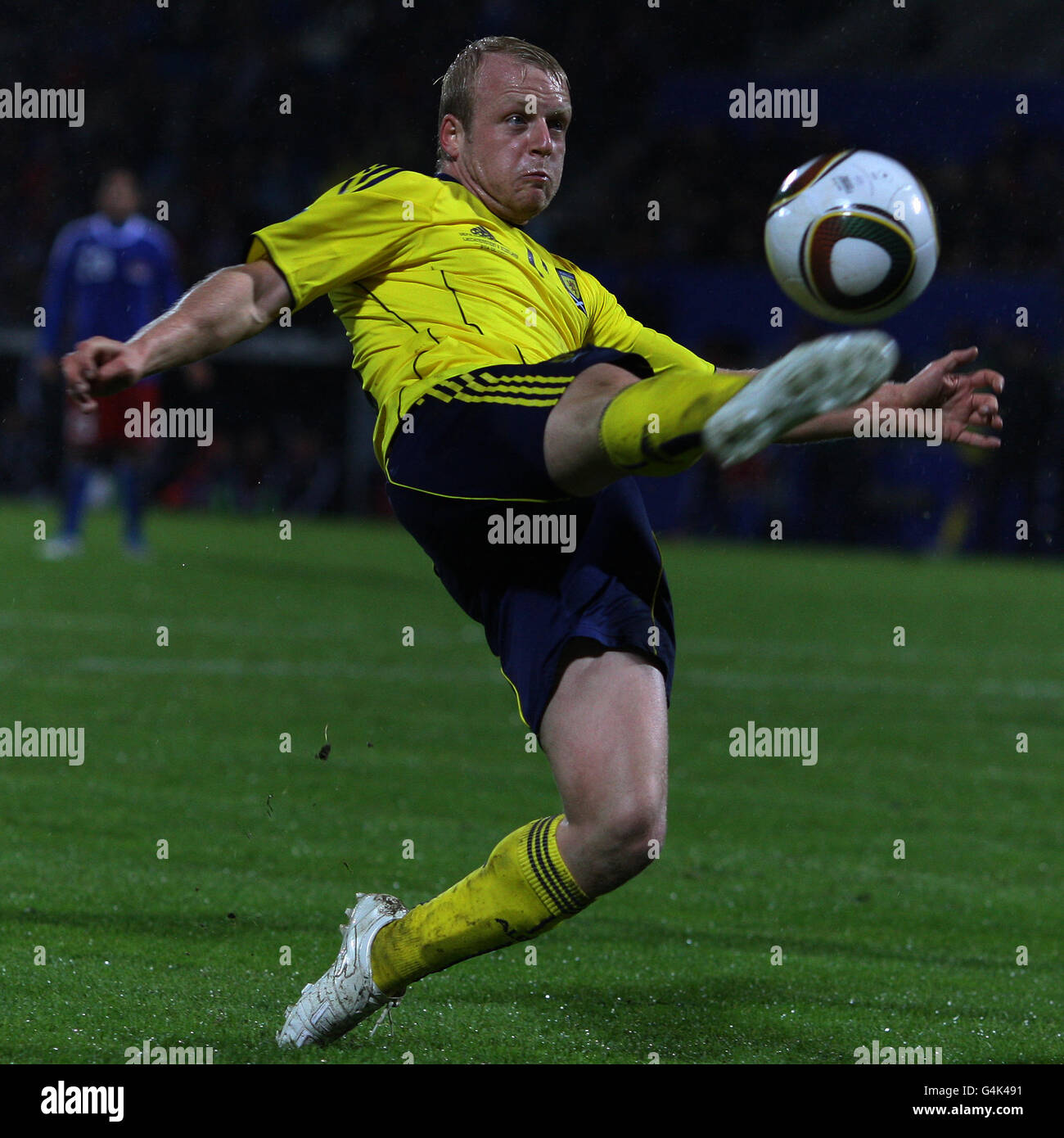 Steven Naismith scozzese durante la partita di qualificazione UEFA Euro 2012 allo stadio Rheinpark di Vaduz. Foto Stock