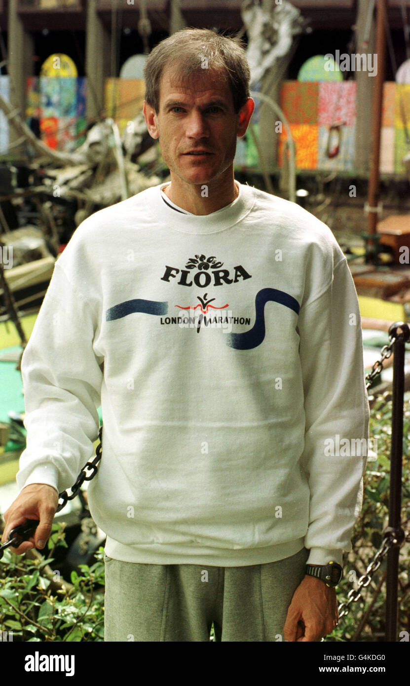 Atleta Abel Anton di Spagna, che ha partecipato alla Maratona Flora London 1999. Foto Stock