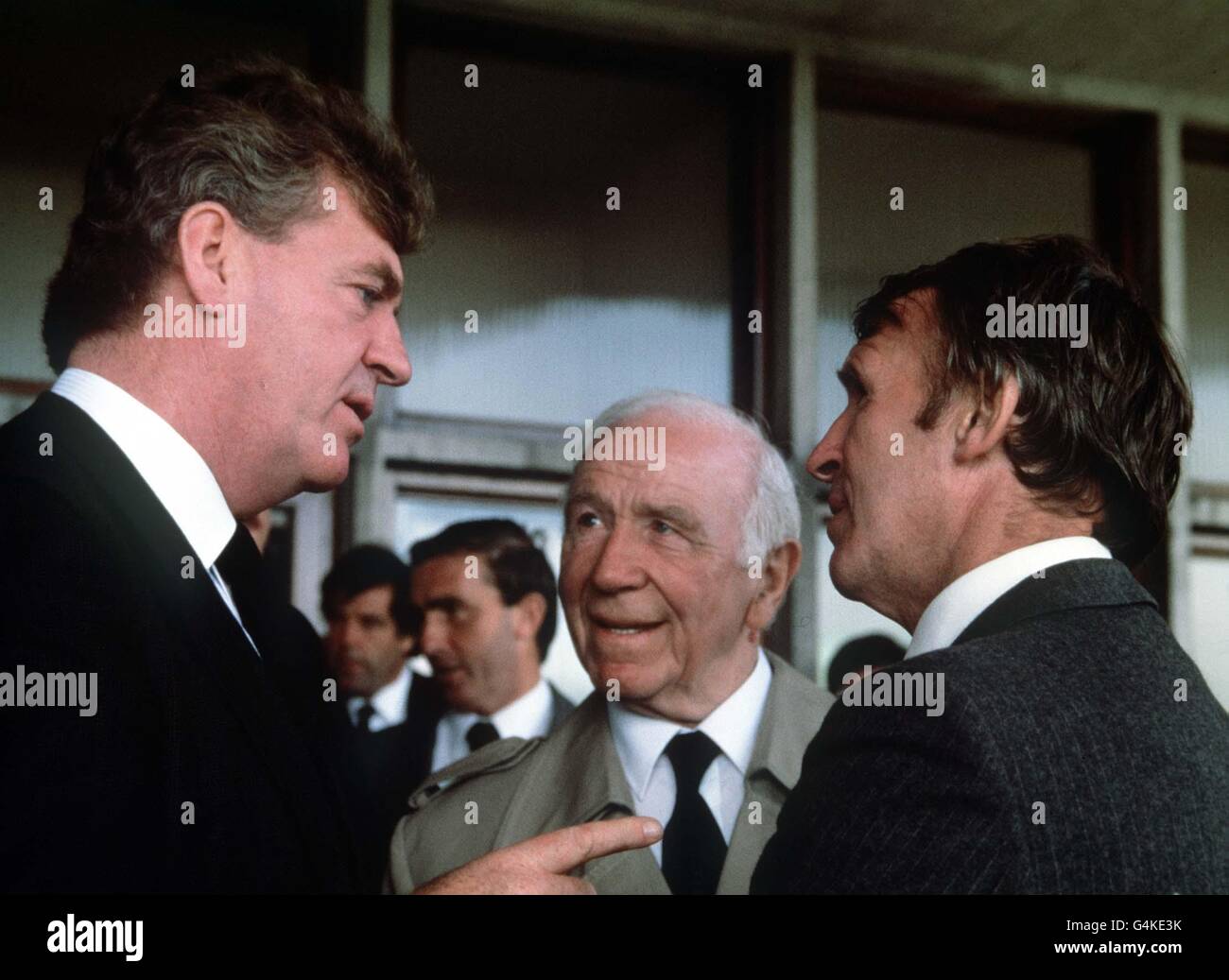 PA NEWS FOTO ex man utd MANAGER,Sir Matt Busby(centro) con l'ex CELTIC,SCOZIA E MAN UTD PLAYER PAT CRERAND(a destra) e SUNDERLAND FOOTBALL CLUB MANAGER LAWRIE MCMENEMY(a destra) Foto Stock