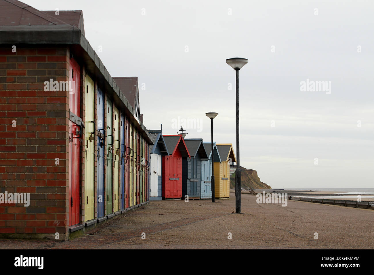 La spiaggia si affaccia sul lungomare della cittadina di Cromer, sulla costa nord del Norfolk. Foto Stock