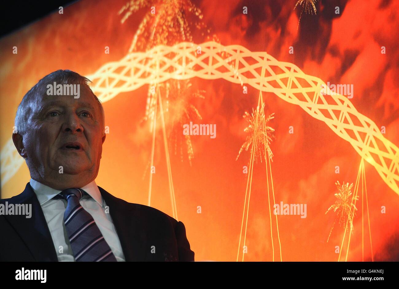 Calcio - Carling Cup - quarto turno - Wolverhampton Wanderers / Manchester City - Molineux. L'ex giocatore di Manchester City Mike Summerbee Foto Stock