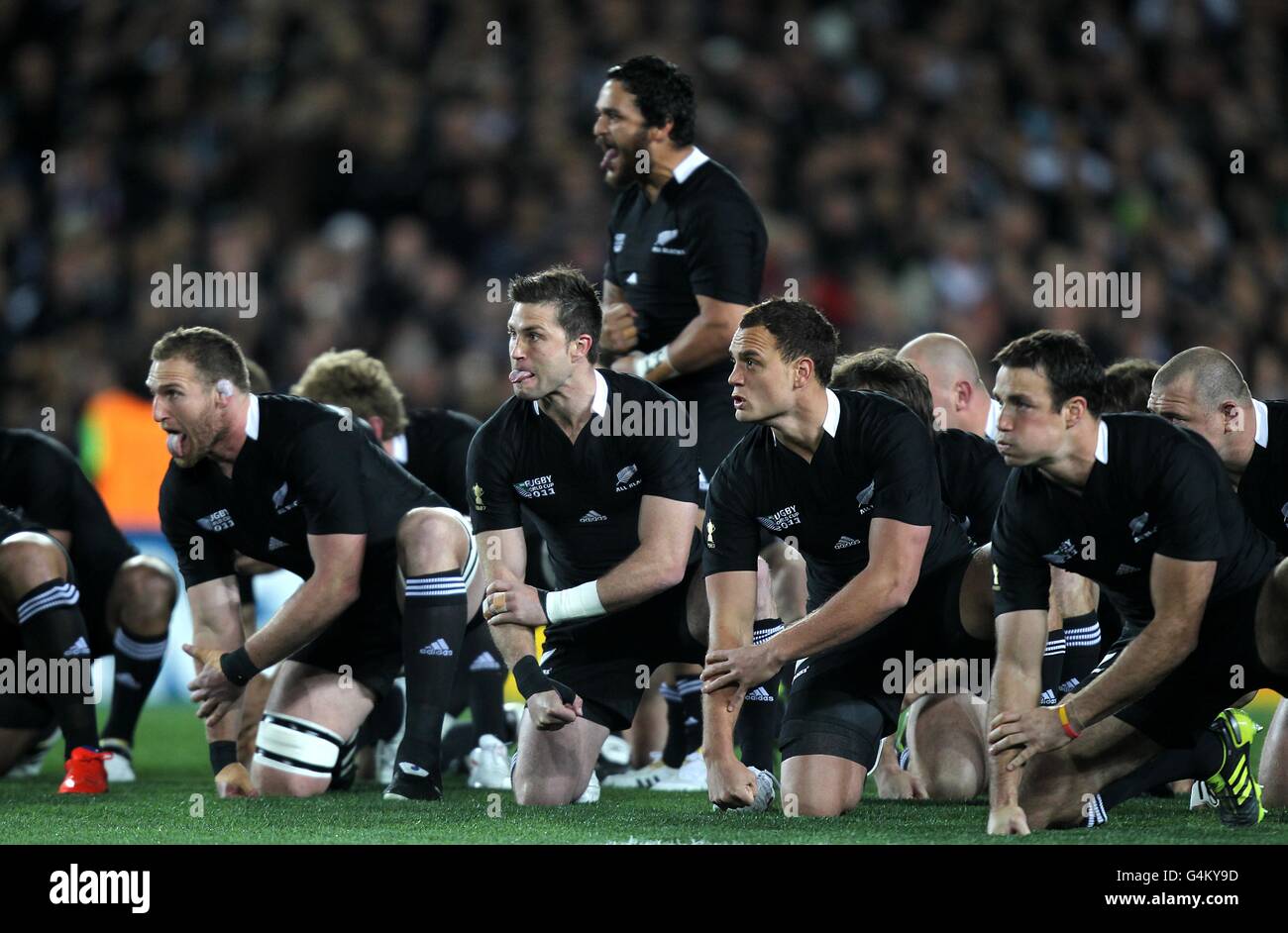 Rugby Union - Coppa del mondo di Rugby 2011 - finale - Francia / Nuova  Zelanda - Eden Park. Neozelandese All Blacks esegue l'Haka prima dell'inizio  della partita Foto stock - Alamy