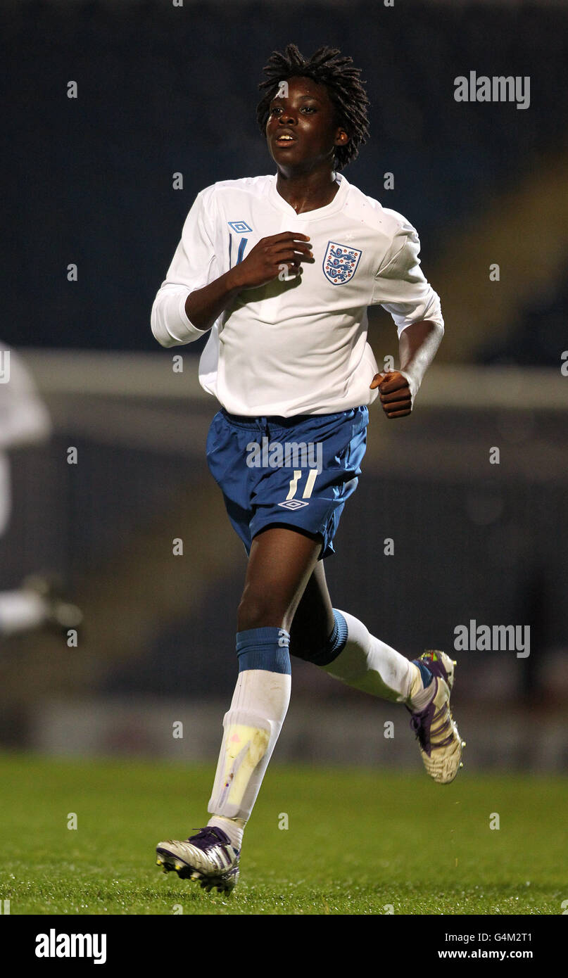 Calcio - Sky Sports Victory Shield 2011 - Inghilterra / Irlanda del Nord - B2net Stadium. Oluwaseyi Ojo, Inghilterra Foto Stock