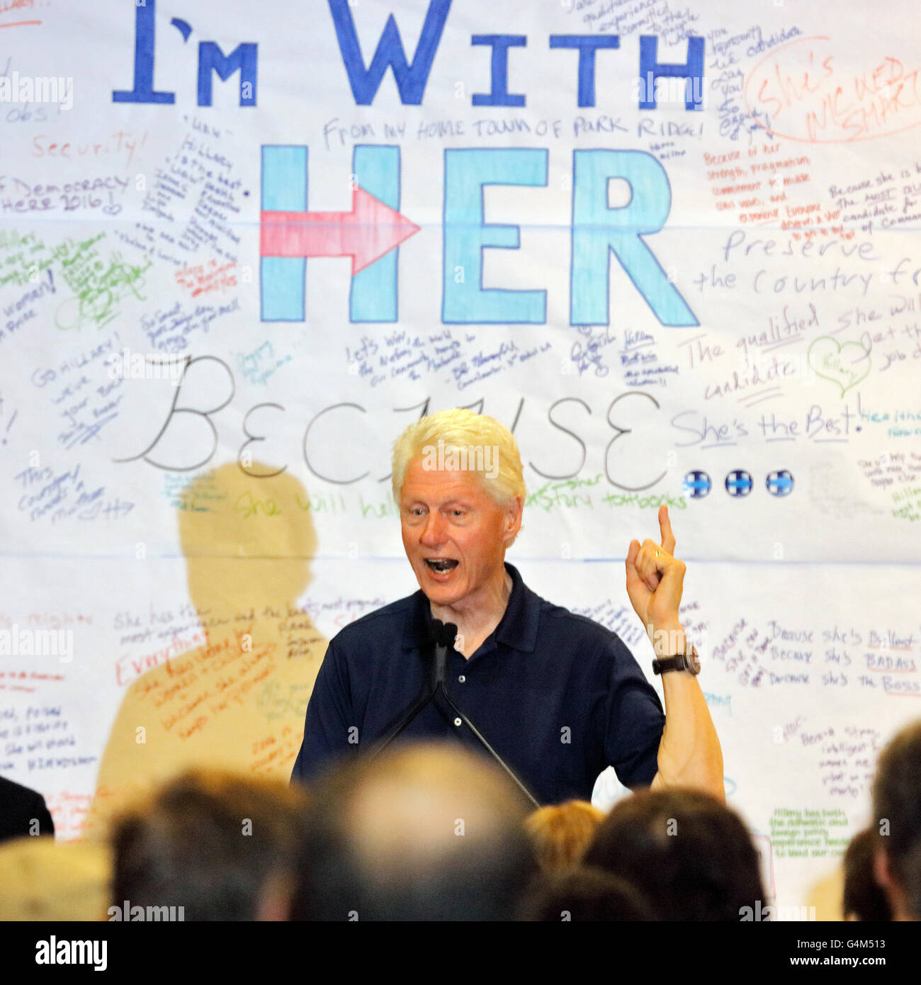 L'ex Presidente Bill Clinton parla a Hillary Clinton Rally, Woodland Hills, CA Foto Stock