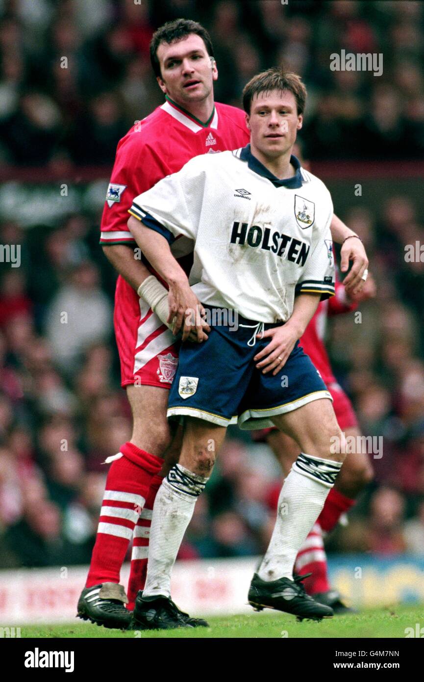 * L-R: NEIL RUDDOCK, LIVERPOOL. NICK BARMBY, TOTTENHAM HOTSPUR Foto Stock