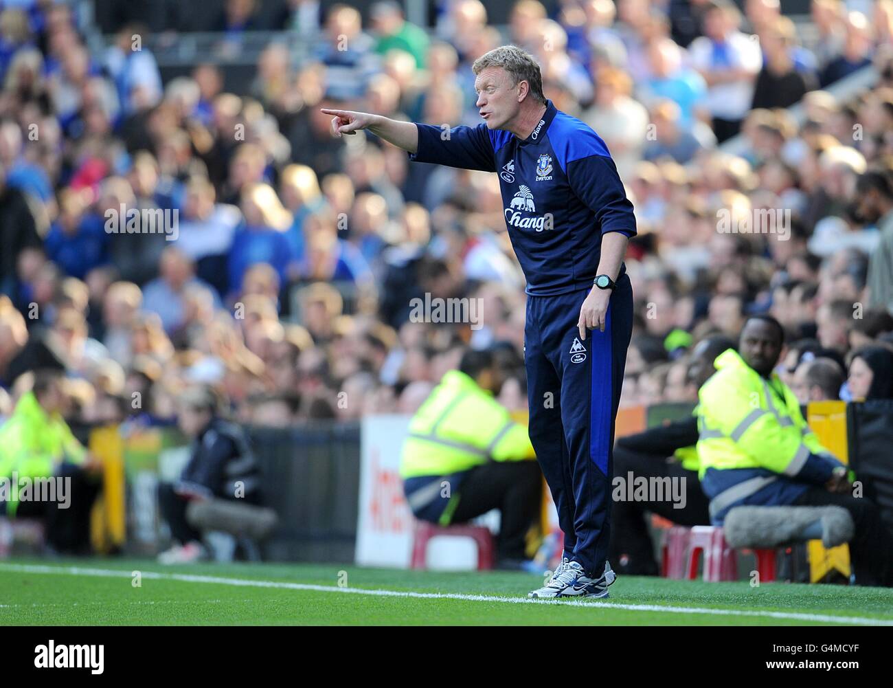 Calcio - Barclays Premier League - Fulham v Everton - Craven Cottage. Il manager di Everton David Moyes sulla linea di contatto Foto Stock