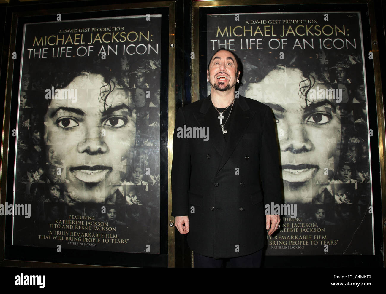 Il produttore David Gest partecipa alla prima inglese di Michael Jackson: The Life of an Icon, all'Empire Cinema di Leicester Square, nel centro di Londra. Foto Stock