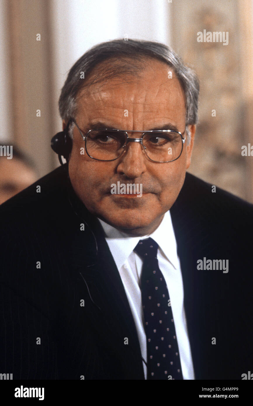 Germania occidentale il cancelliere Helmut Kohl durante una conferenza stampa al 10 di Downing Street. Foto Stock